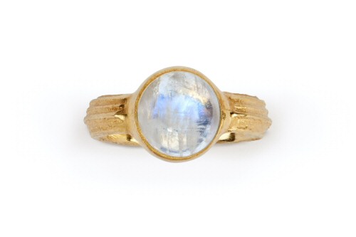 18ct Gold Cow Parsley Stem and Rainbow Moonstone Ring