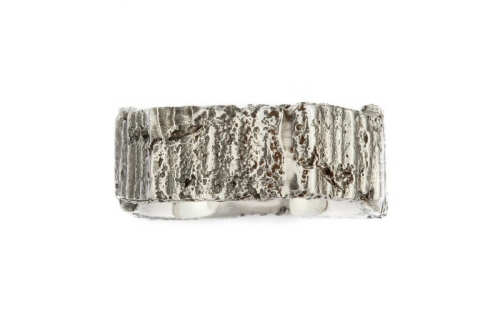 Wide Groove Cow Parsley Stem Textured Ring