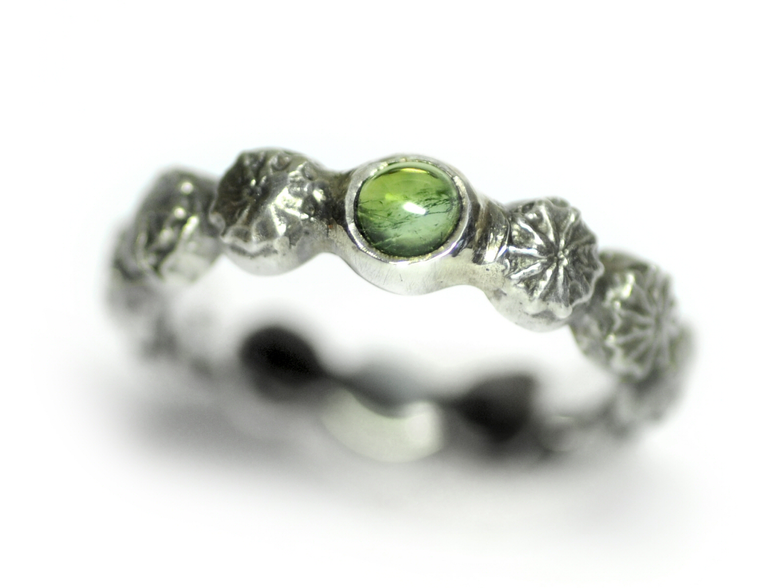 Poppy Seed Head Ring with Green Tourmaline 
