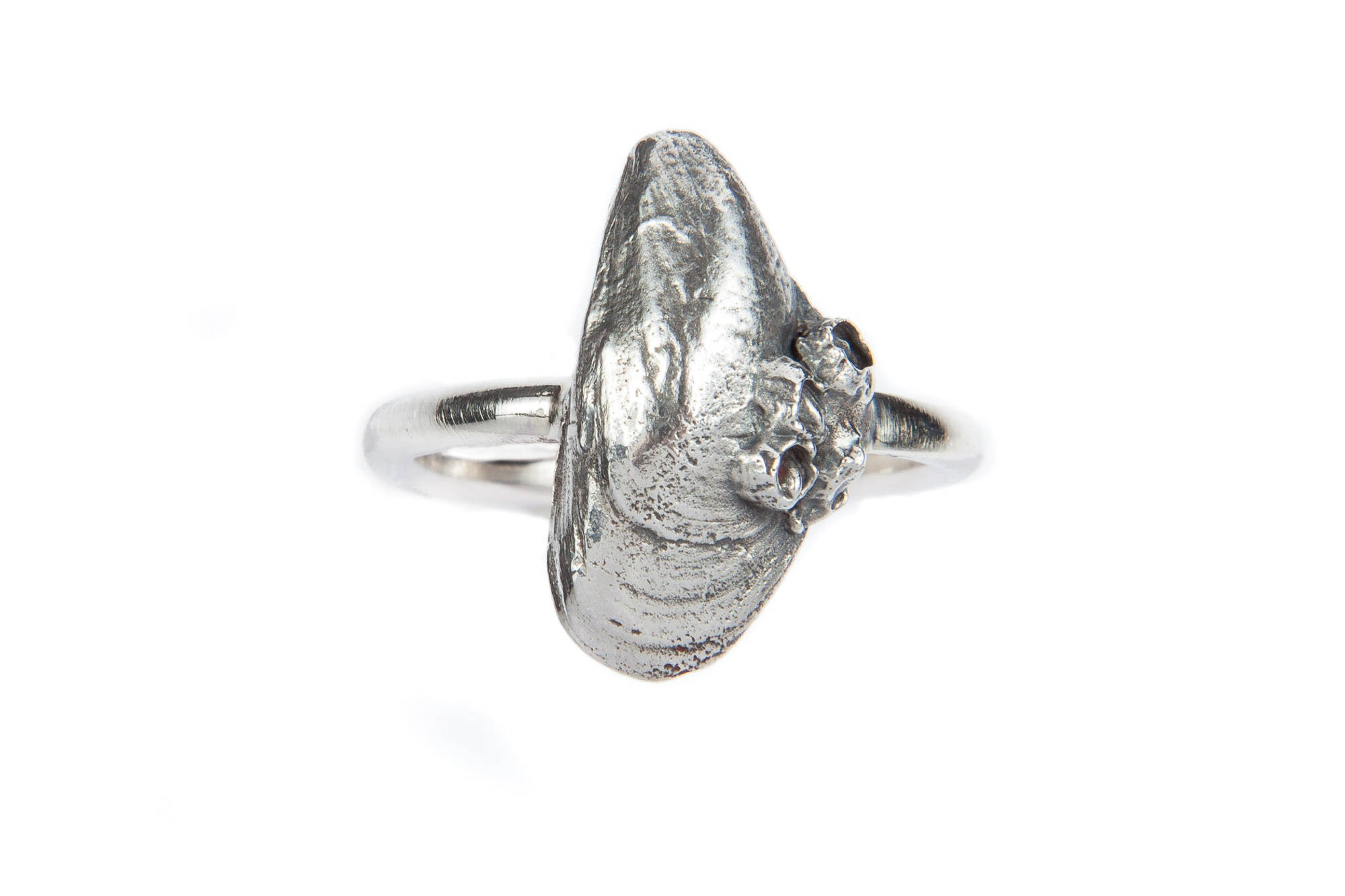Mussel shell ring