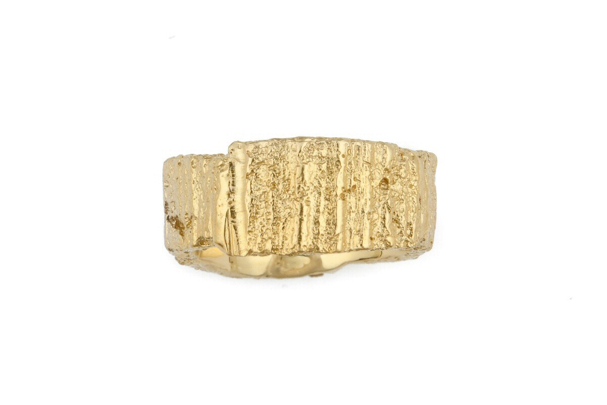 18ct Gold Wide Grooved Cow Parsley Stem Ring