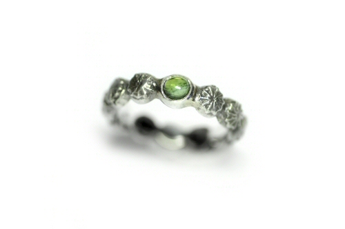 Poppy Seed Head Ring with Green Tourmaline 